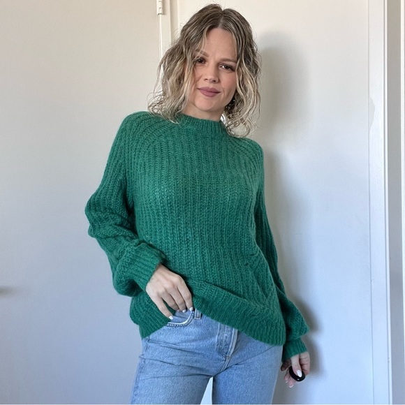 Aritzia Wilfred Saba Sweater in Green - Picture 4 of 14